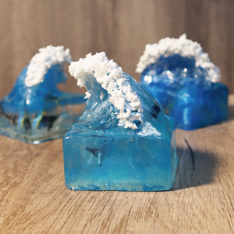 Meng Tianya rides the wind and waves to break the frozen ocean - Items for Display - Resin White