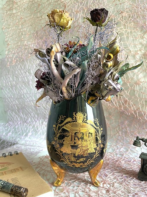 九日(珍玫瑰） 歐式古典黑金瓶 九日珍玫瑰 低溫真空烘乾乾燥花 花藝設計