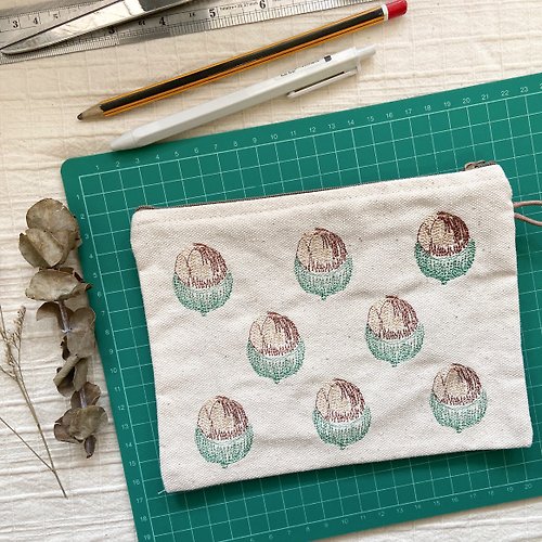 Playworks Embroidery Clutch bag S – Oak
