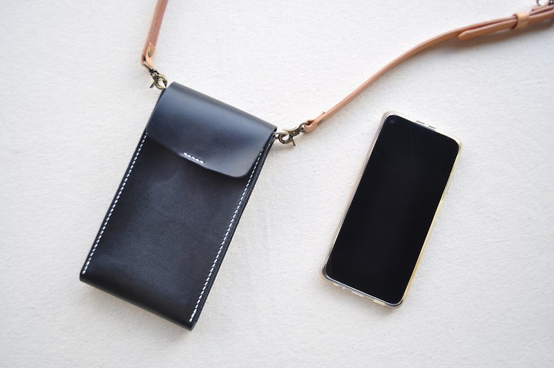 Mobile phone leather carry bag-classic black - อุปกรณ์เสริมอื่น ๆ - หนังแท้ 