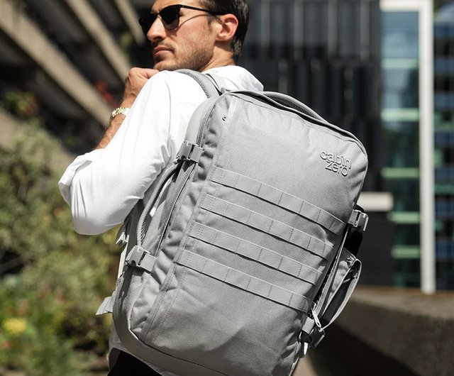 持ち込み CabinZero 英国発軽量機内持ち込みバックパック 36L - ミリタリー