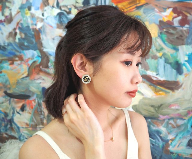 Japanese medieval nobles rhinestone CHANEL clip-on earrings ear