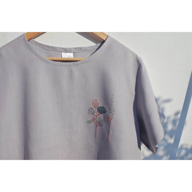 Embroidery | Linen | Round neck shirt, short sleeves, gray - 女上衣/長袖上衣 - 棉．麻 灰色