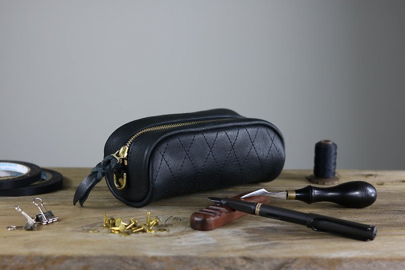 Black vegetable tanned cow leather pencil case/storage bag (large) - diamond pattern - Toiletry Bags & Pouches - Genuine Leather Black