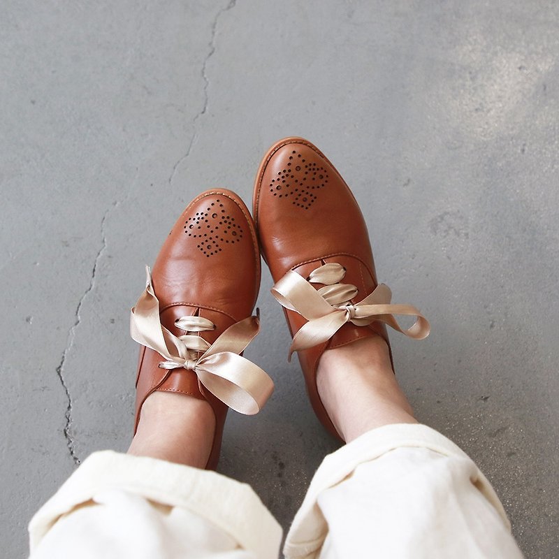 [Hand-made] classic leather carved ribbon Oxford shoes_ camel - Women's Oxford Shoes - Genuine Leather Brown