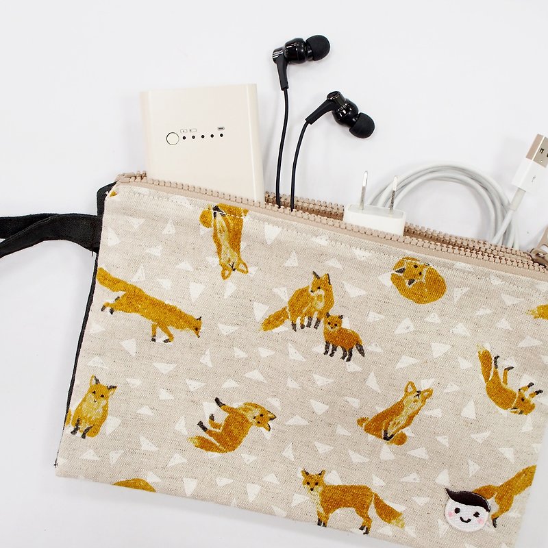 Childhood couple | light apricot fox storage bag - กระเป๋าเครื่องสำอาง - ผ้าฝ้าย/ผ้าลินิน สีกากี