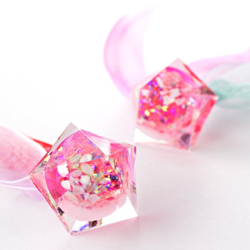 Pentagon Dome Ribbon Earrings (Pink Pink too) - ต่างหู - วัสดุอื่นๆ สึชมพู