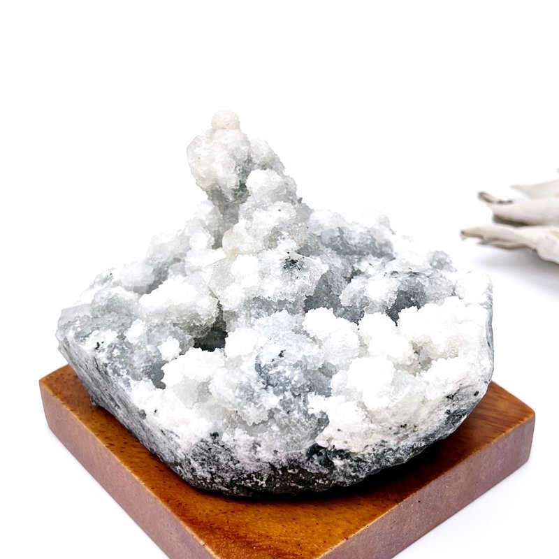 雪潤。原礦 擺件 療癒 淨化 有天然礦缺 l 白雪球藍砂糖魚眼石 l - 擺飾/家飾品 - 水晶 多色