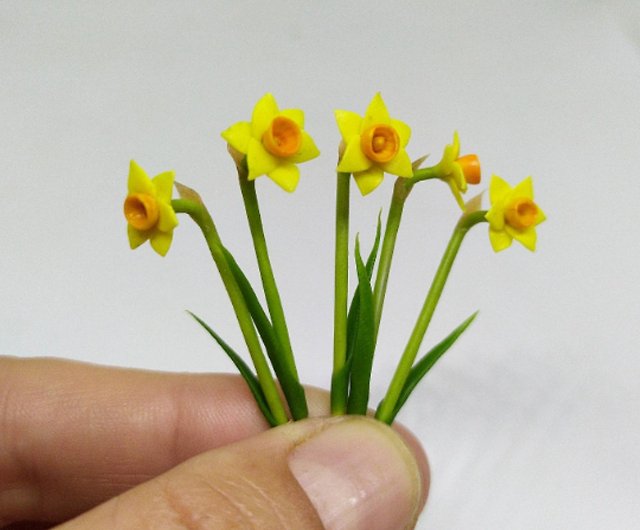 5つのミニチュア黄色い水仙の花1 12手作りの花ミニチュアの装飾 ショップ Katya Chip 観葉植物 Pinkoi