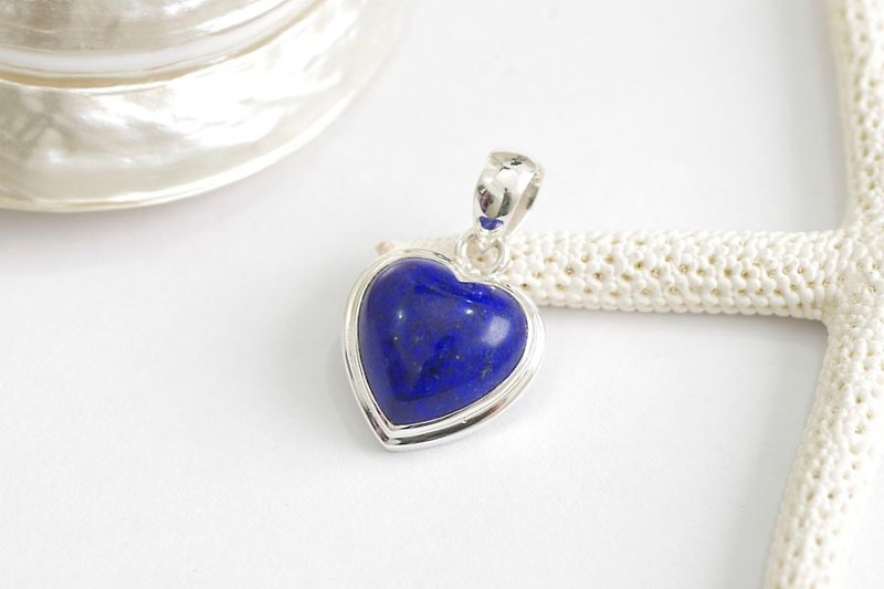 Pendant of Heart of lapis lazuli - สร้อยคอ - หิน สีน้ำเงิน