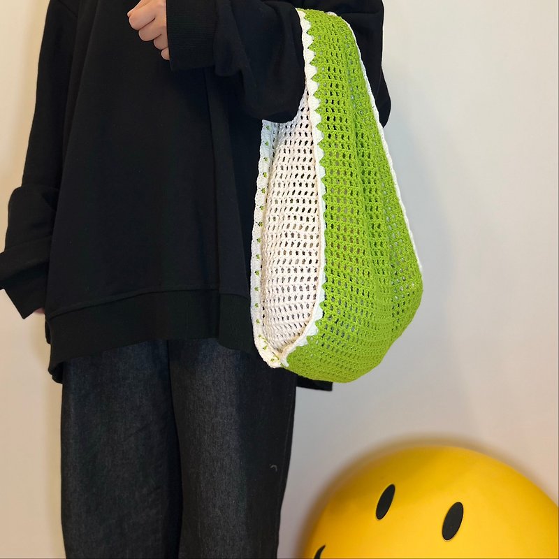 Hand-crocheted wavy lace tote bag (multi-color) - กระเป๋าถือ - ผ้าฝ้าย/ผ้าลินิน สีเขียว