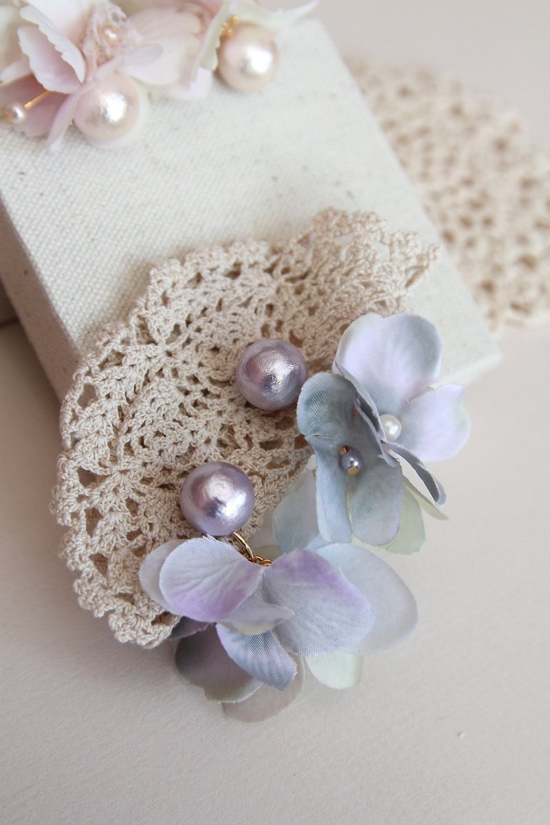 Floral Earrings , Flower Earrings , Artificial Flower Earrings , Earrings - ต่างหู - ผ้าไหม สีม่วง