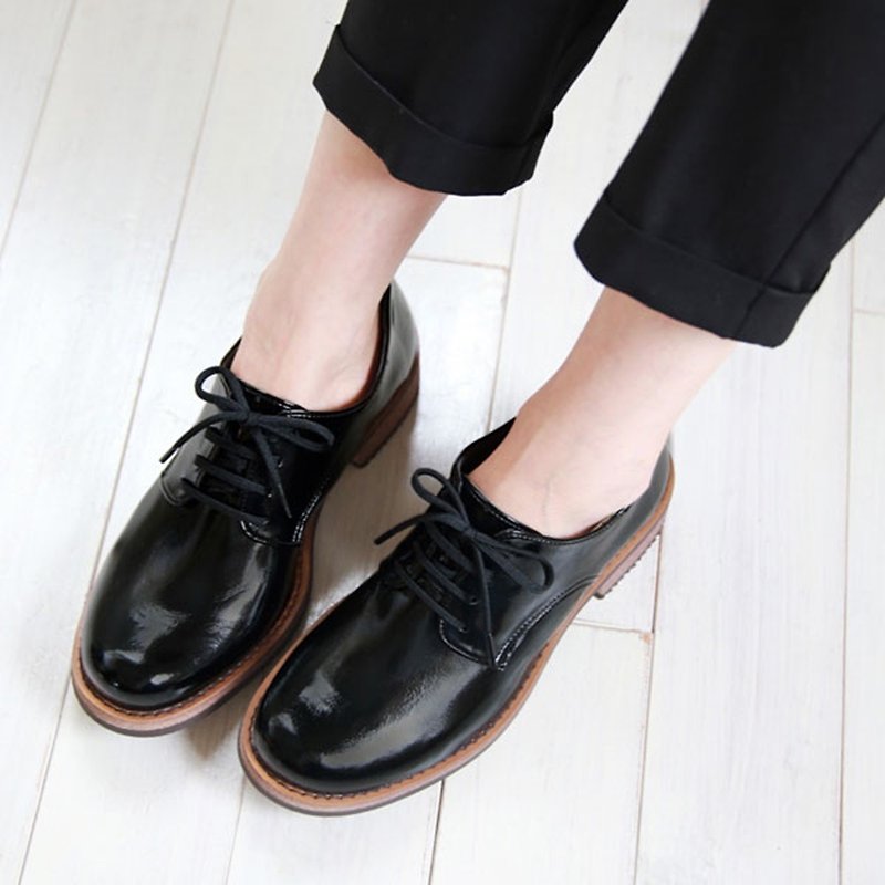 Adult glossy soft mannish shoes laces sneakers made in Japan A3301 [Shipped in 10-24/40 days] - Women's Oxford Shoes - Faux Leather Black