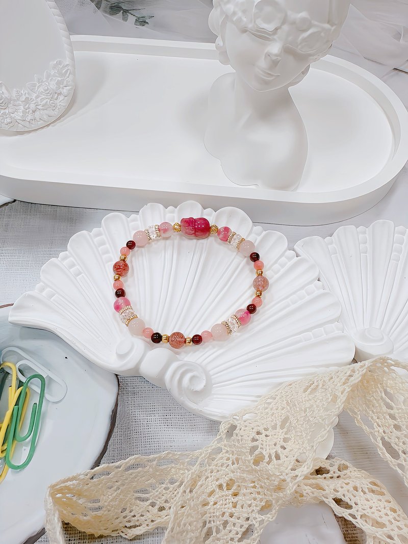 My heart is decorated with crystal handmade cherry blossom rain roses and brilliant Pixiu bracelets - สร้อยข้อมือ - คริสตัล สึชมพู