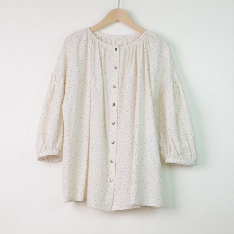 Manganese cotton polka dot fluffy blouse ivory 8812-1009-92 - เสื้อผู้หญิง - ผ้าฝ้าย/ผ้าลินิน 