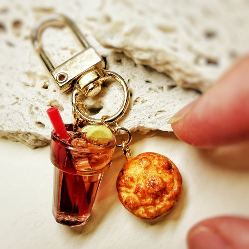 Mimemomall 靡靡摩摩 【原創港式手作/散水禮物】微縮模擬菠蘿包-鑰匙圈扣