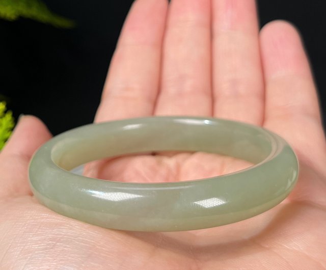 water jade bangle