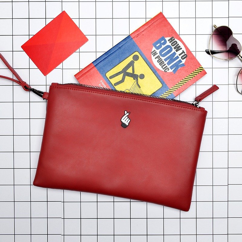 KIITOS moment series flat leather clutch - love gesture paragraph - กระเป๋าคลัทช์ - หนังแท้ สีแดง