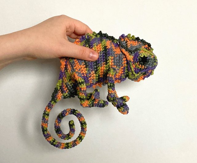 かぎ針編みの動物カメレオン、カラフルなトカゲ、かぎ針編みの爬虫類の
