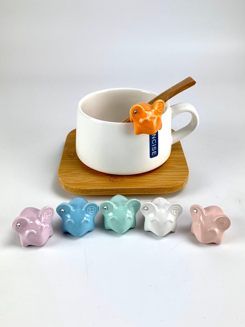 招財鑽錢鼠陶瓷擺飾M02 - 擺飾/家飾品 - 陶 多色