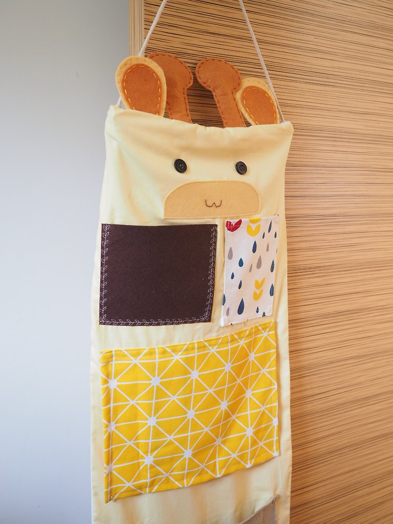 Handmade hanging storage bag - กล่องเก็บของ - ผ้าฝ้าย/ผ้าลินิน สีเหลือง