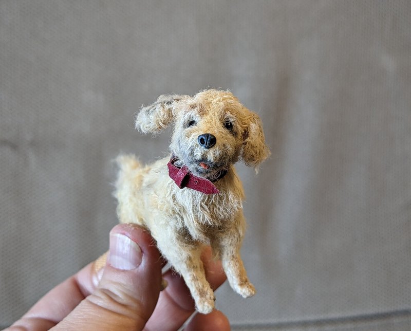 The retriever is crocheted of threads. OOOAK. 獵犬 .レトリバー - 公仔模型 - 其他材質 金色