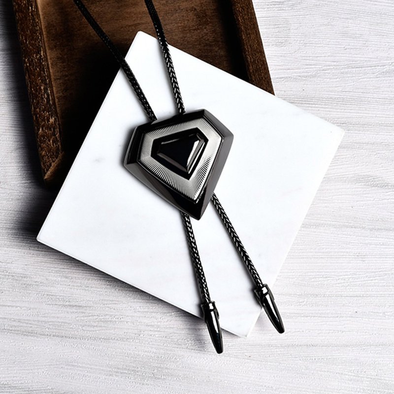 幾何系列 三角形 保羅領帶 Bolo Tie 領繩項鍊 金屬繩領帶 長項鍊 - 領帶/領帶夾 - 銅/黃銅 灰色