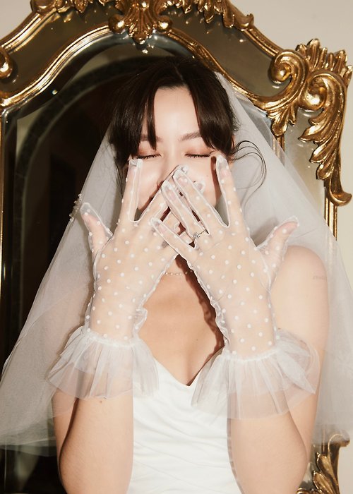 phachas-bridal Short White Polkadot Glove