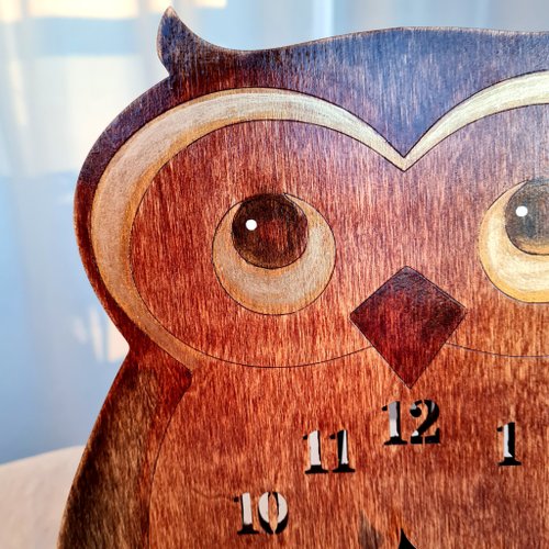 数字の木製フクロウ時計 かわいい壁掛け時計 保育園の壁掛け時計