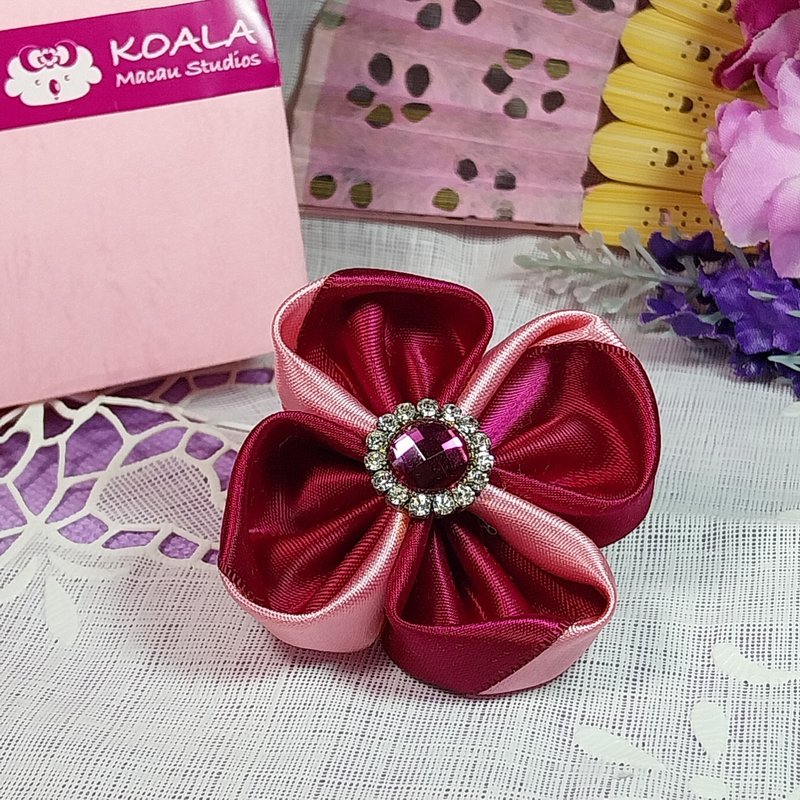 Japanese Style Series Handmade Jewelry Pink Magnificent Color Matching Flower Brooch Hairpin Two-Purpose Style - เข็มกลัด - วัสดุอื่นๆ 