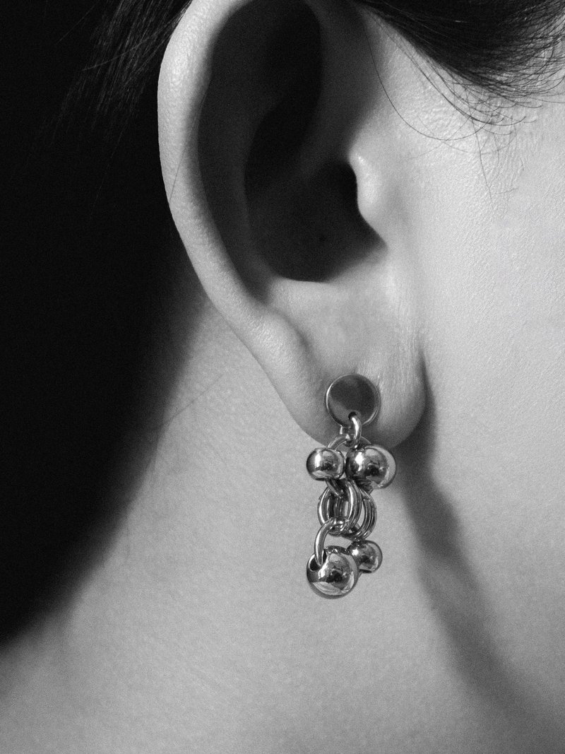 YARD YARN — Gara Earrings - 耳環/耳夾/耳骨夾 - 不鏽鋼 銀色