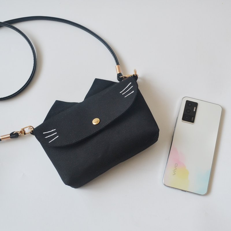 Mobile phone bag/Side bag/Little black cat - กระเป๋าแมสเซนเจอร์ - ผ้าฝ้าย/ผ้าลินิน 