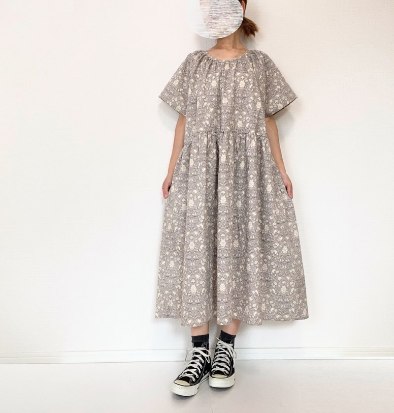 Swan and flower pattern　Short Sleeve Raglan Dress  Cotton Gray - One Piece Dresses - Cotton & Hemp Gray