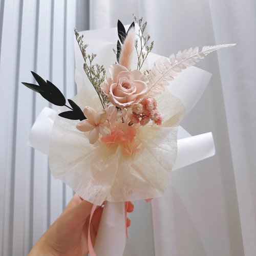 。。。Miss Flower。。。 永生韓式花束-淡粉。情人節花束。生日花束。求婚花束(贈提袋)