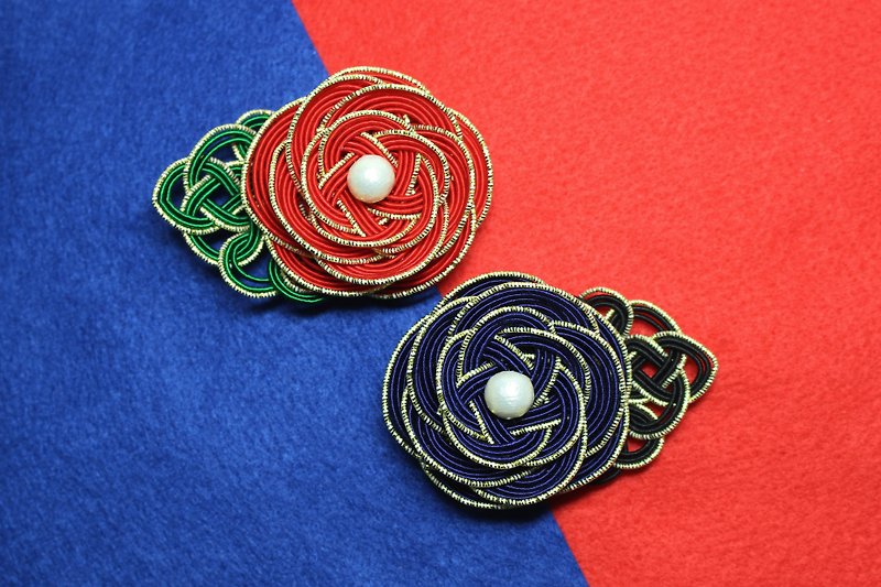japanese style brooch / mizuhiki / japan / accessory / flower / tsubaki - เข็มกลัด - ผ้าไหม สีแดง