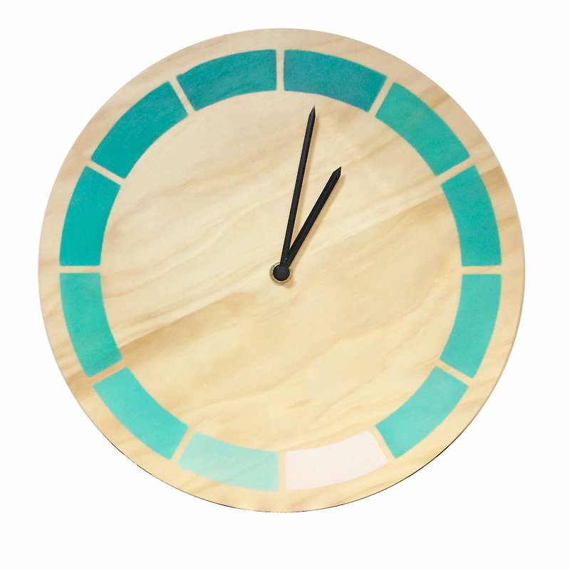 Design gradient log clock white and green - นาฬิกา - ไม้ สีเขียว