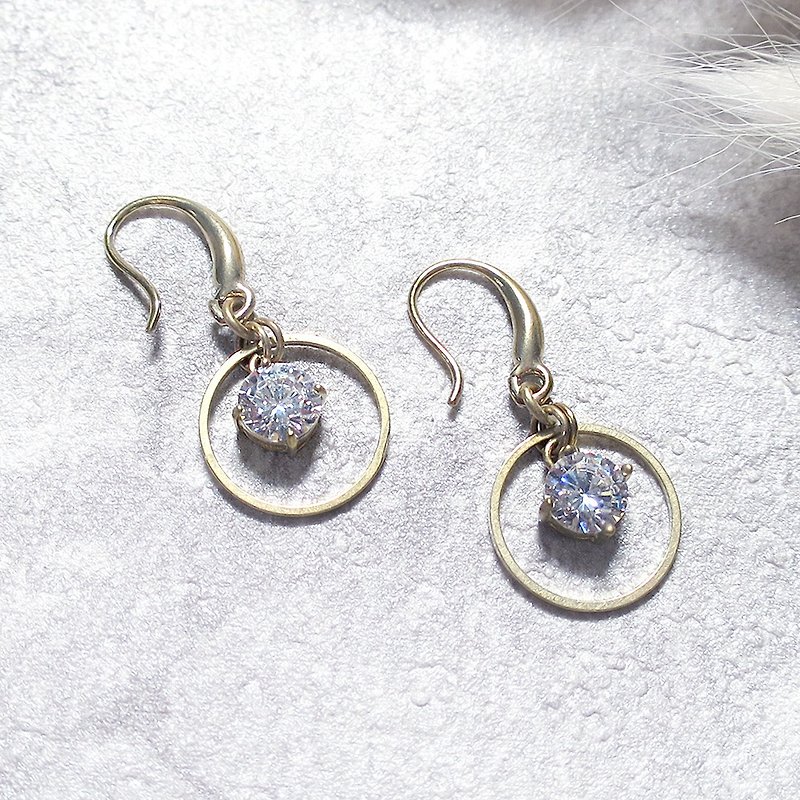VIIART. Round. Stone ladies geometric Bronze wind ear Clip-On earrings - ต่างหู - โลหะ ขาว