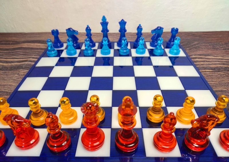 Custom resin chess sets with board | Size of King 2.75 inch (7 cm) | Epoxy resin - 桌遊/卡牌 - 樹脂 藍色