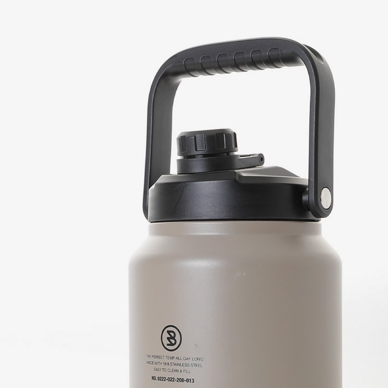 BROOKLYNWORKS 2.5L 不鏽鋼保冰水壺-卡其灰 - 水壺/水瓶 - 不鏽鋼 卡其色