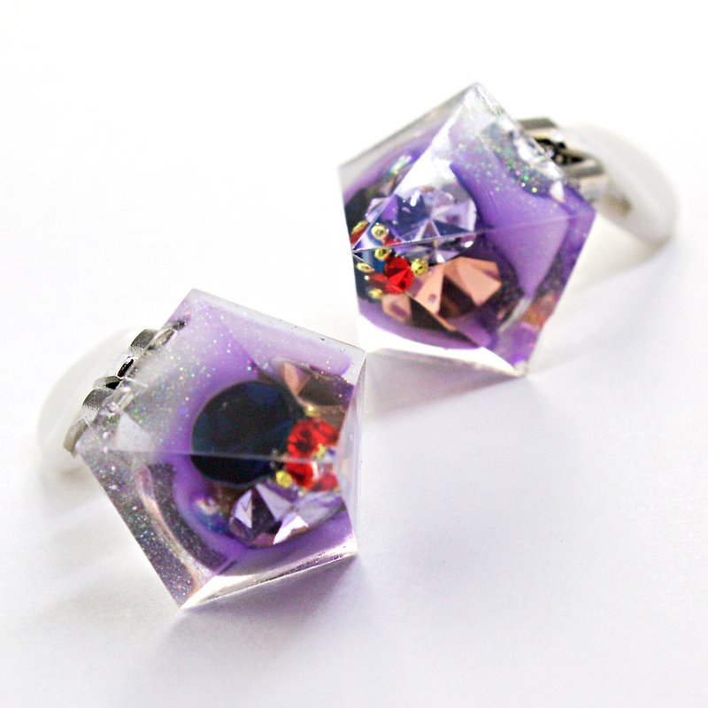 ペンタゴンイヤリング(コルチカム) - 耳環/耳夾 - 樹脂 紫色