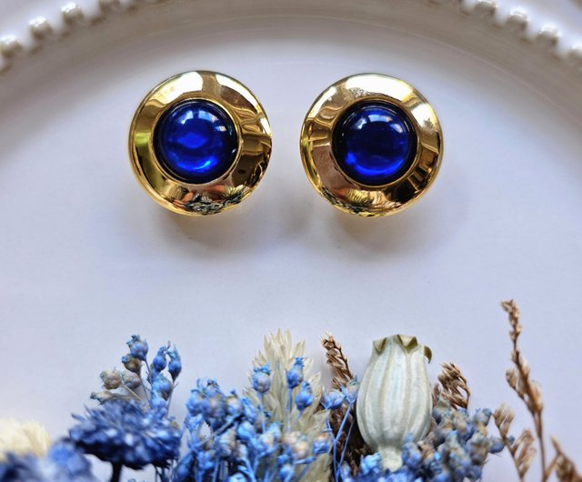 Sapphire deals cabochon earrings