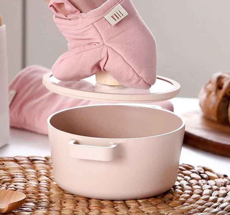 FIKA PINK Casserole with glass lid (IH) 22 / 24cm - Pots & Pans - Other Metals Pink