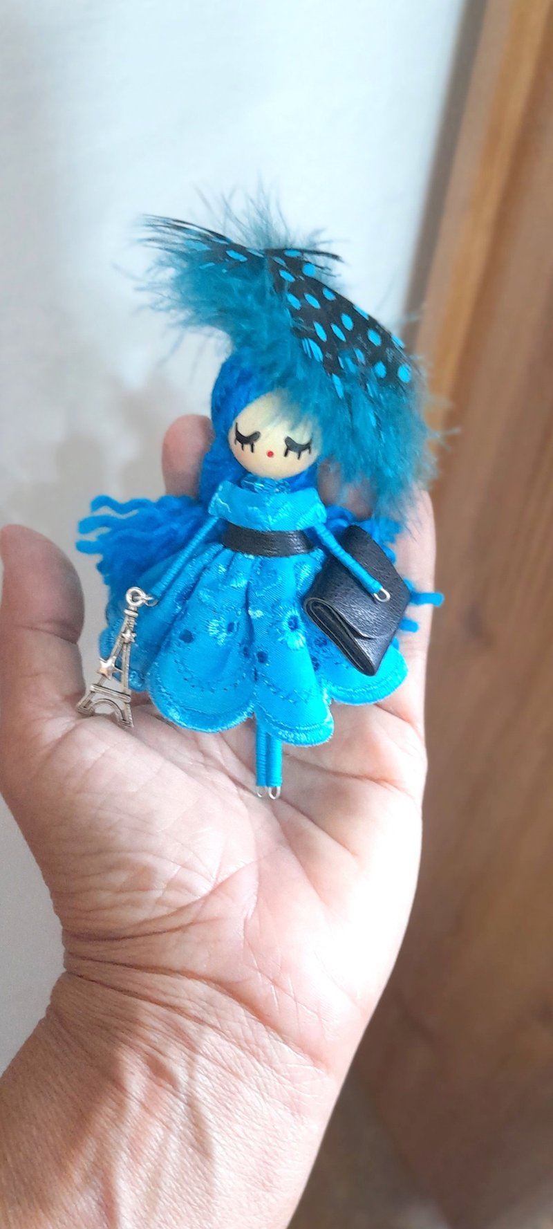 Brooch doll Estela - 胸針 - 木頭 藍色