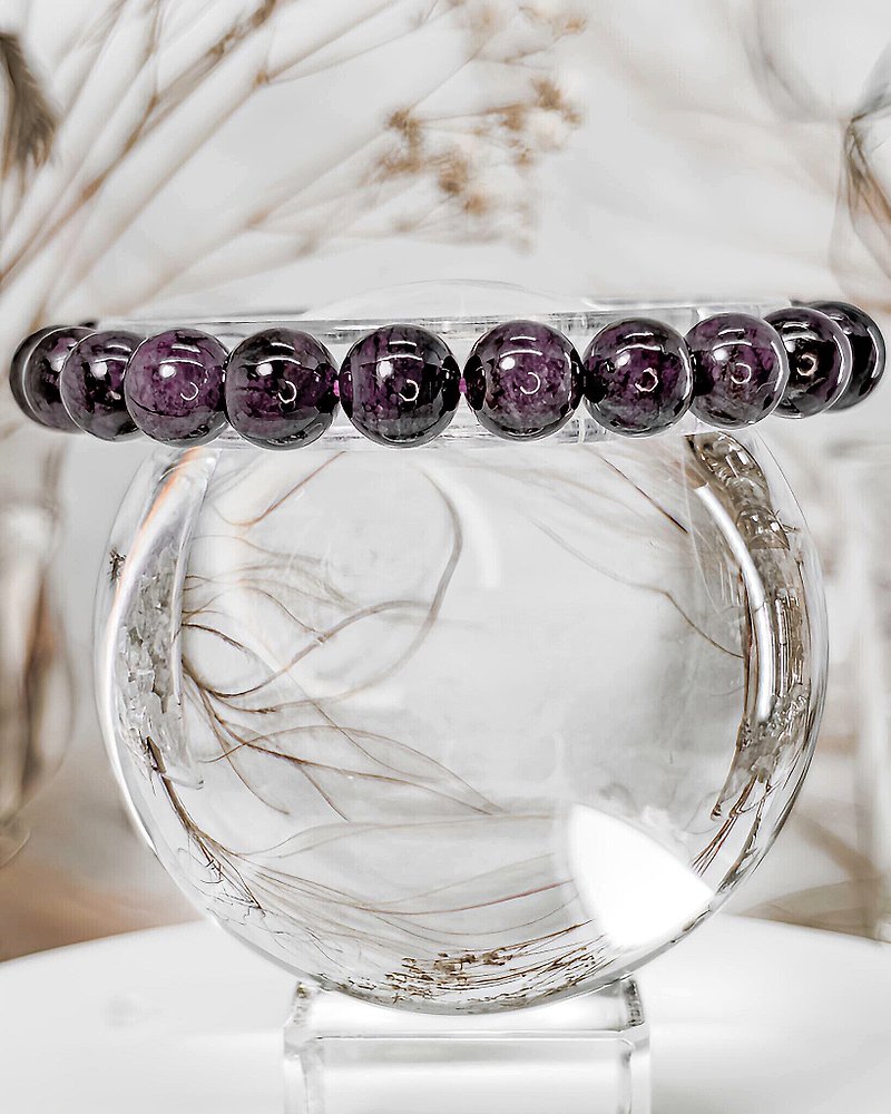InfiniteLoop 【Sugilite】natural 8.5mm sugilite bracelet - Bracelets - Crystal Purple
