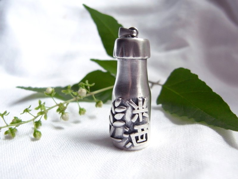 Red Label  Rice Wine (Michiu) --Pendant Necklace with Wax Rope - Necklaces - Silver Silver