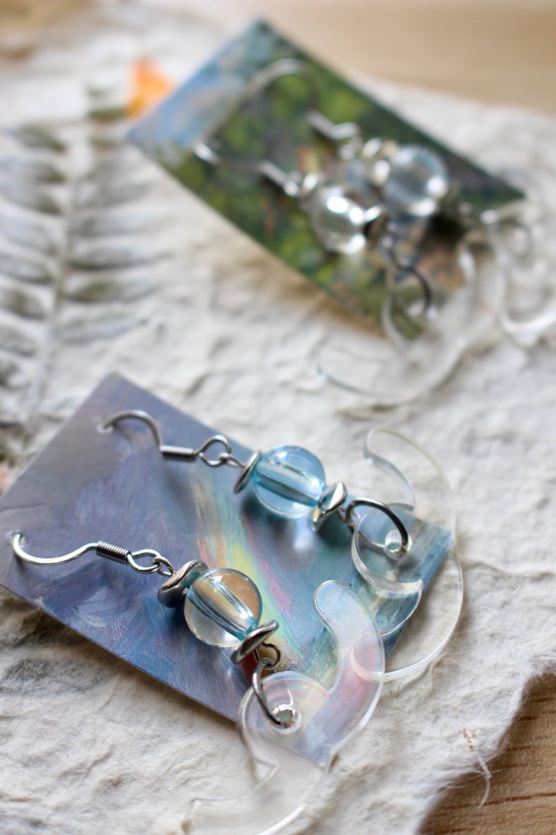 Shimmer memory・Handmade earring - Earrings & Clip-ons - Other Materials White