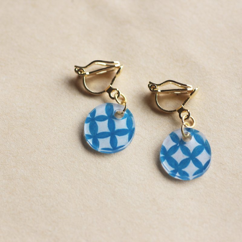Qibao-Pin Clip Earrings - ต่างหู - พลาสติก สีน้ำเงิน
