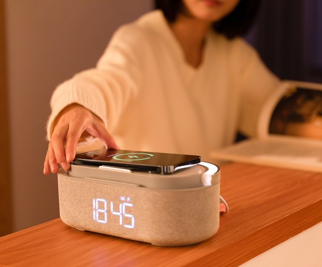 【ほぼ未使用】Bluetoothスピーカー/ワイヤレス充電器/ランプ sisas-k10_1.jpg