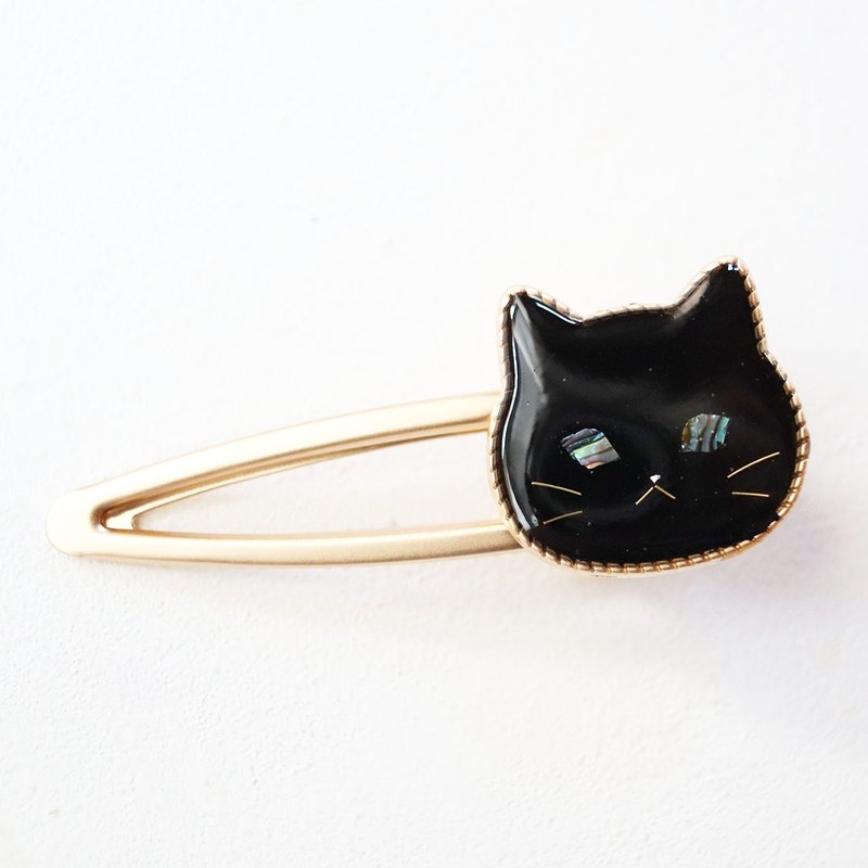 Cat hair clip with sparkling eyes - Kuro-san - Mother of pearl style - Black cat - Multi-clip - เครื่องประดับผม - เรซิน สีดำ