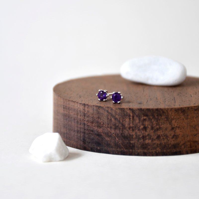 Handmade Amethyst with sterling silver Stud Earring, Birth stone for February - ต่างหู - เครื่องเพชรพลอย สีม่วง